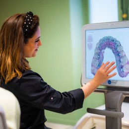 Dr Natacha Temstet camera empreinte optique numerique orthodontiste Paris 16
